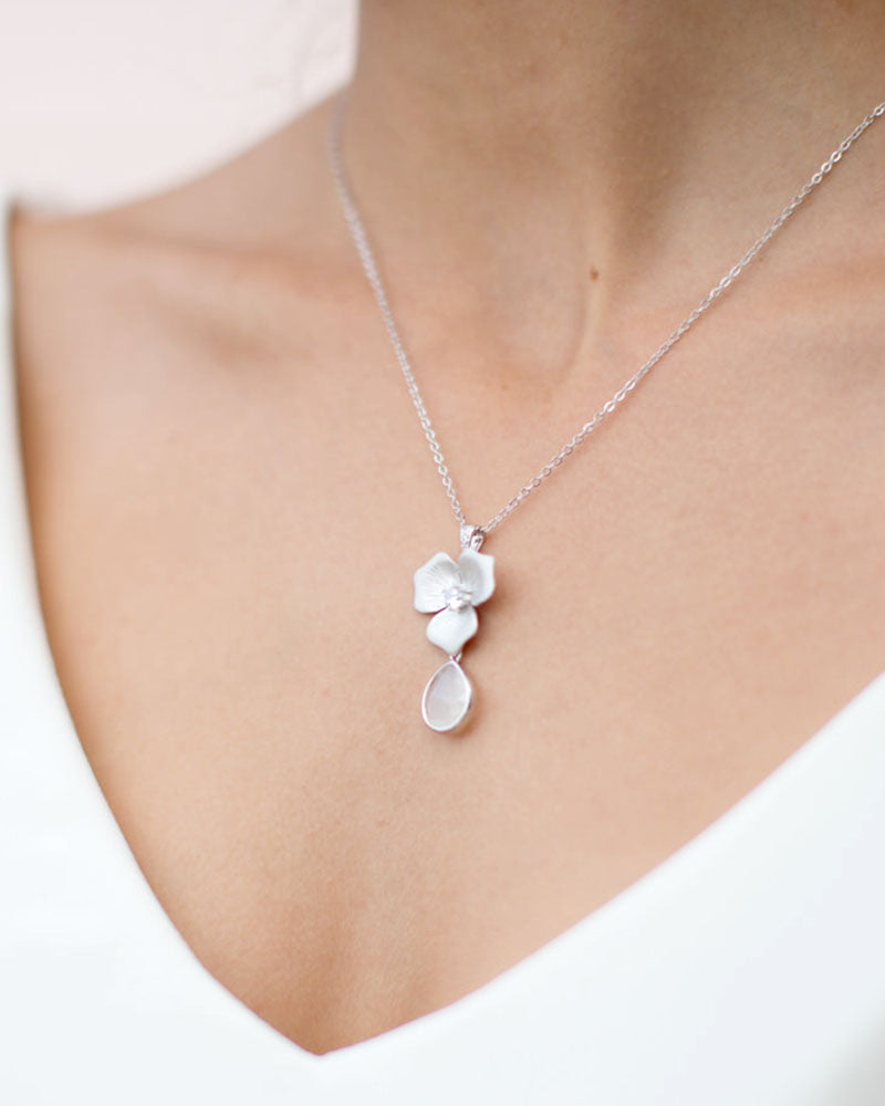 Collier mariée fleur - Atelier Sarah Aime