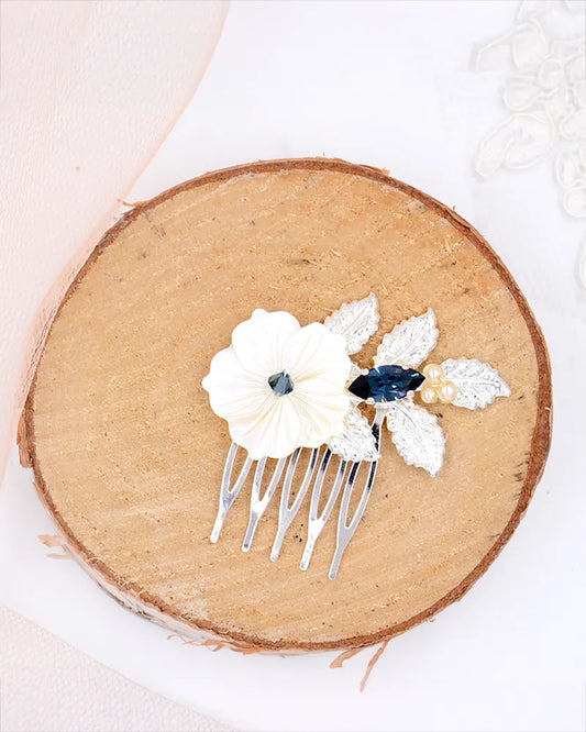Peigne de mariée blue – modèle bleu Inoé, création française Atelier Sarah Aime