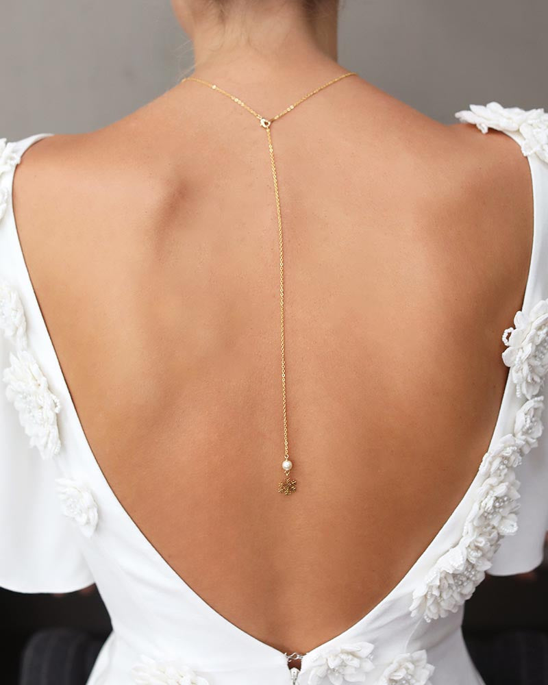 Bijou de dos Snow – perle flocon de neige pour robe de mariée élégante