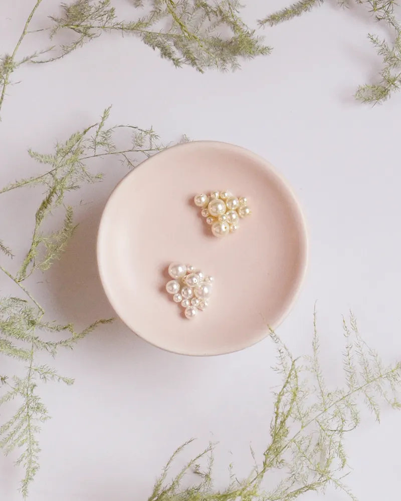 Saya – Bijou de Dos Mariée Perles