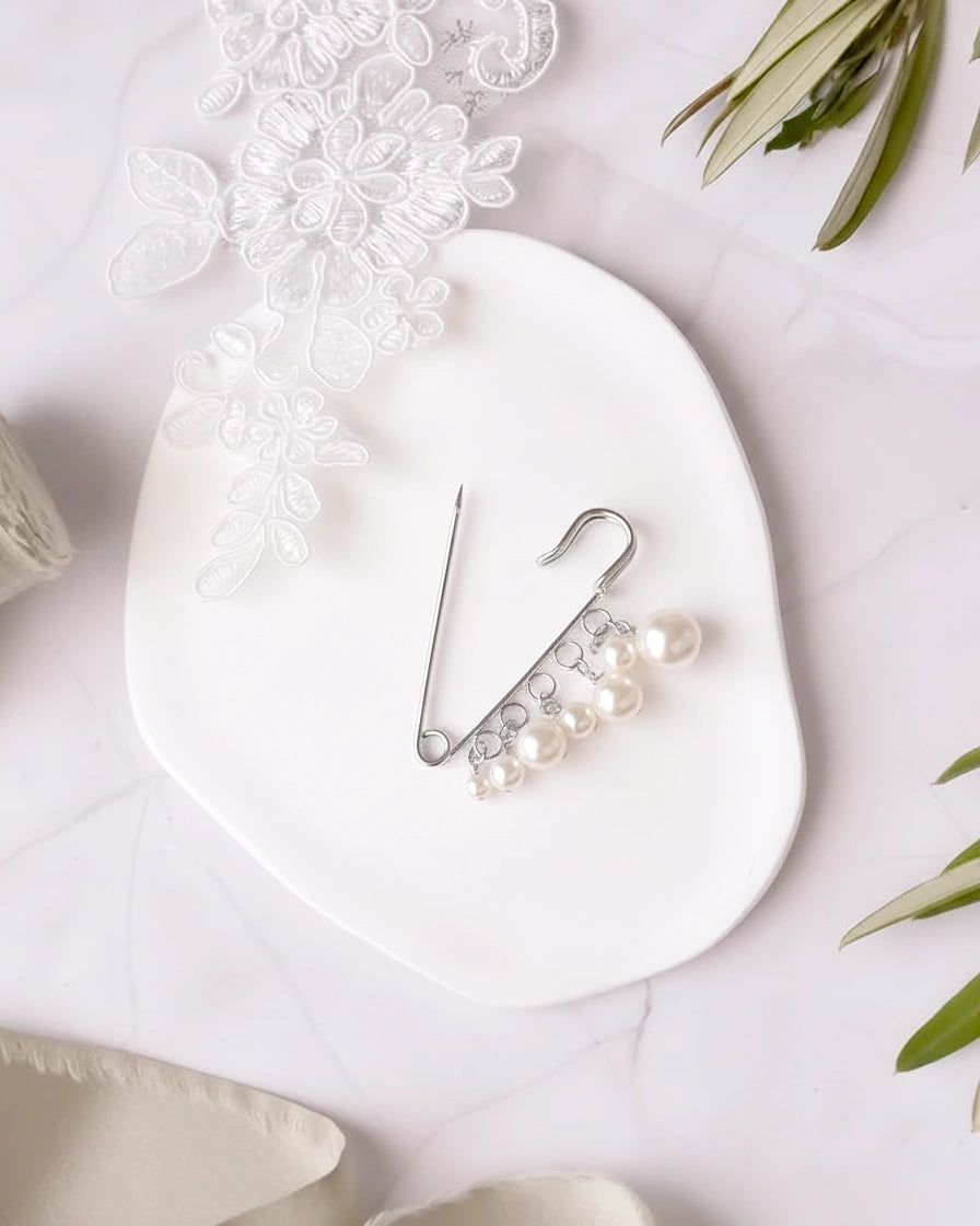 Attache traine mariée perles - Camille - Atelier Sarah Aime
