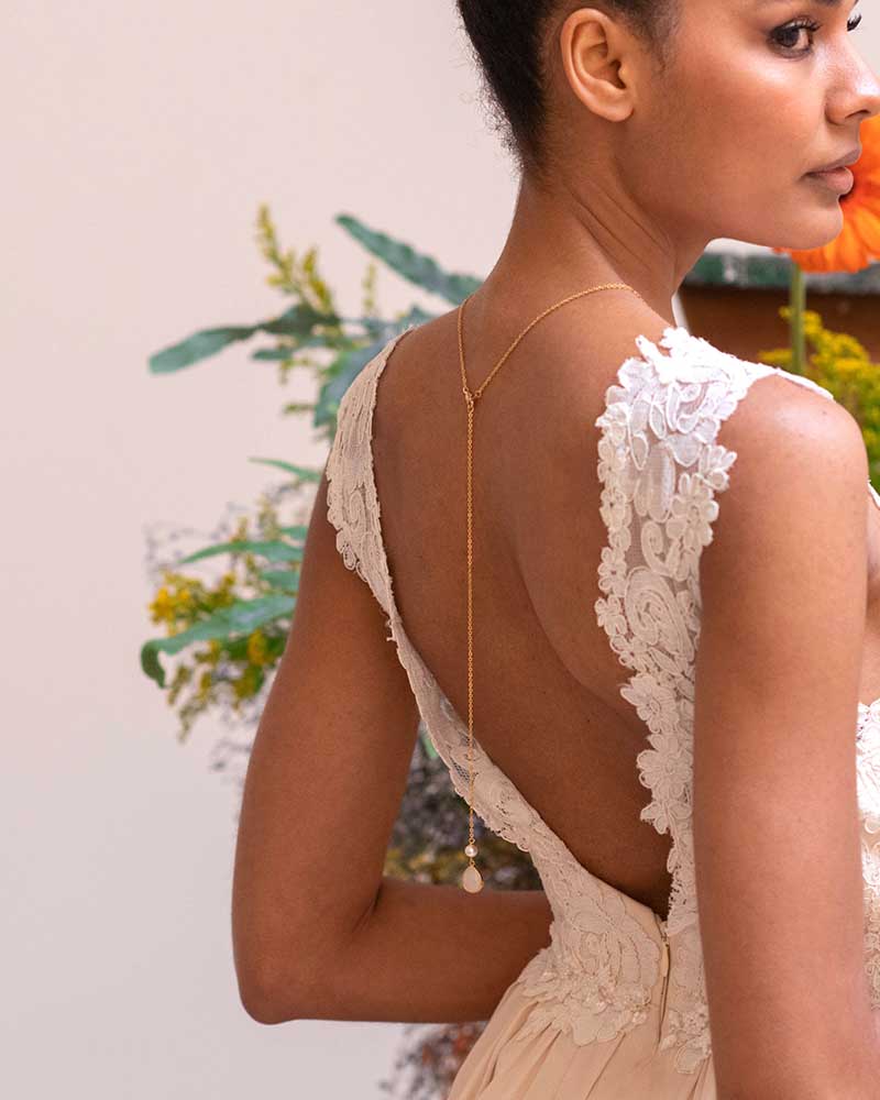 Bijou de dos Genny en cristal – création française Atelier Sarah Aime