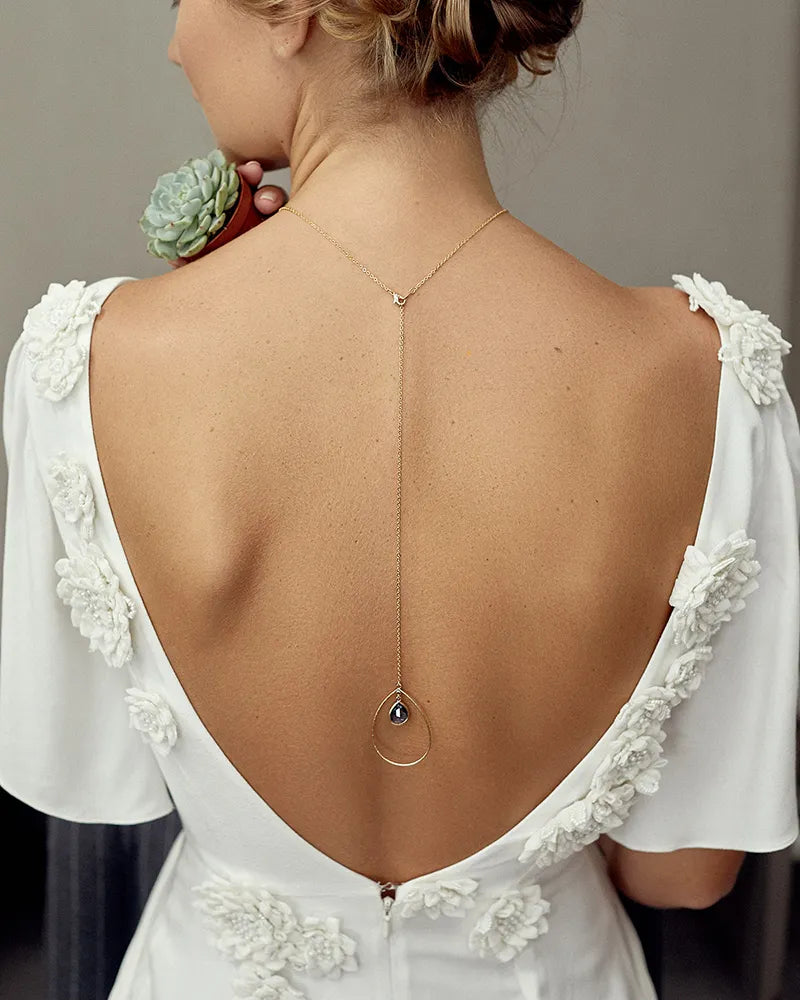 Bijou de dos Lila – création française Atelier Sarah Aime