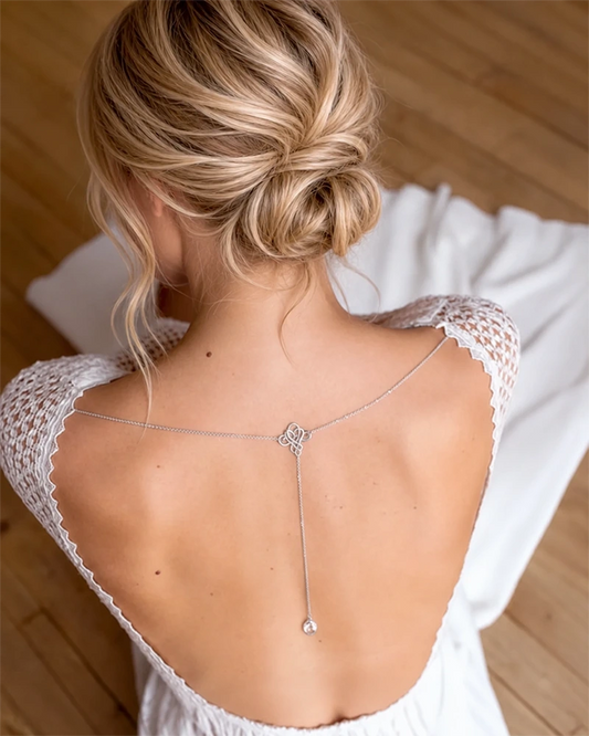 Bijou de robe à coudre dans le dos Nila – pendentif cristal discret pour mariée

