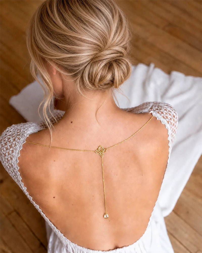 Bijou de robe à coudre dans le dos Nila – pendentif cristal discret pour mariée