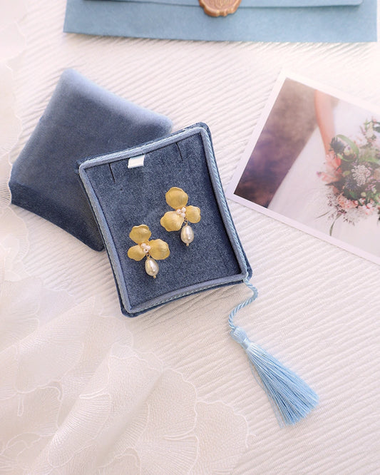 Boucles d’oreilles mariage dorées Céleste avec fleurs délicates