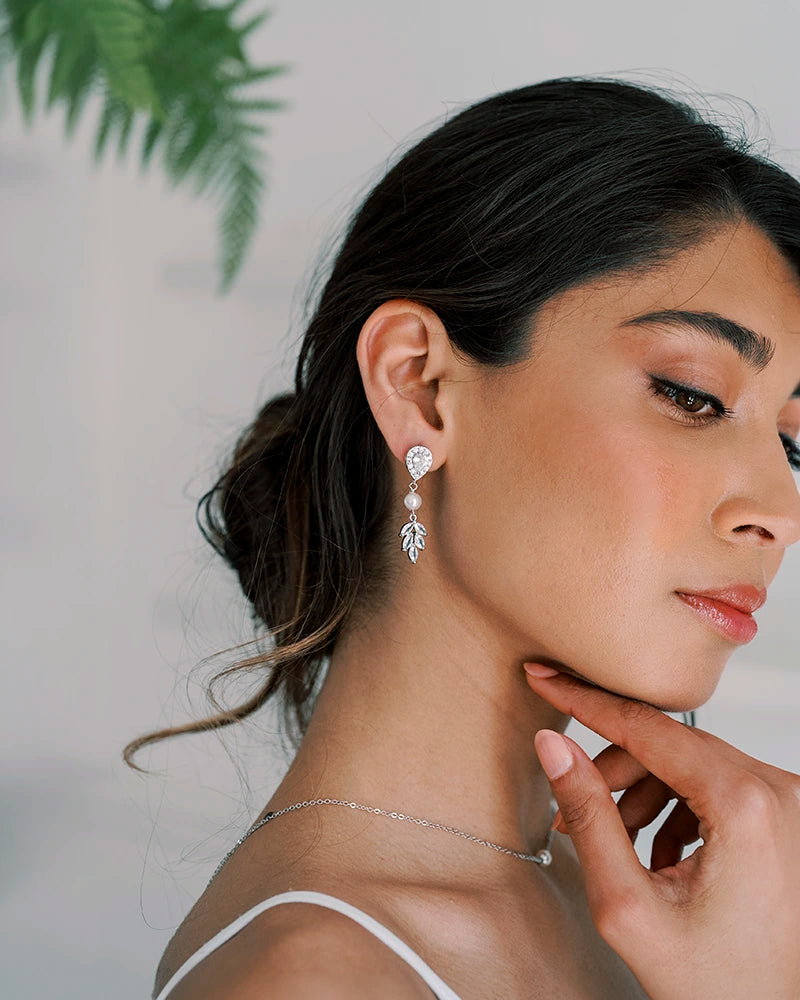 Emilia – Boucles d’Oreilles Mariée Perles et Strass