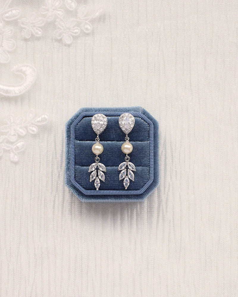 Boucles d'oreilles mariée perles et strass - Atelier Sarah Aime Bijoux mariage 