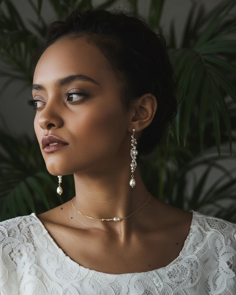 Boucles d’oreilles de mariée en perles Ondine  collier Sophia – bijoux mariage élégants et légers