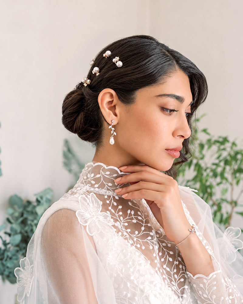 Boucles d’oreilles mariée Jalane – motif  feuilles création française Atelier Sarah Aime  