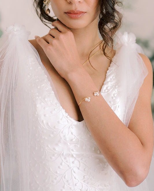 Bracelet mariée rigide Adélie - Grappe de perles