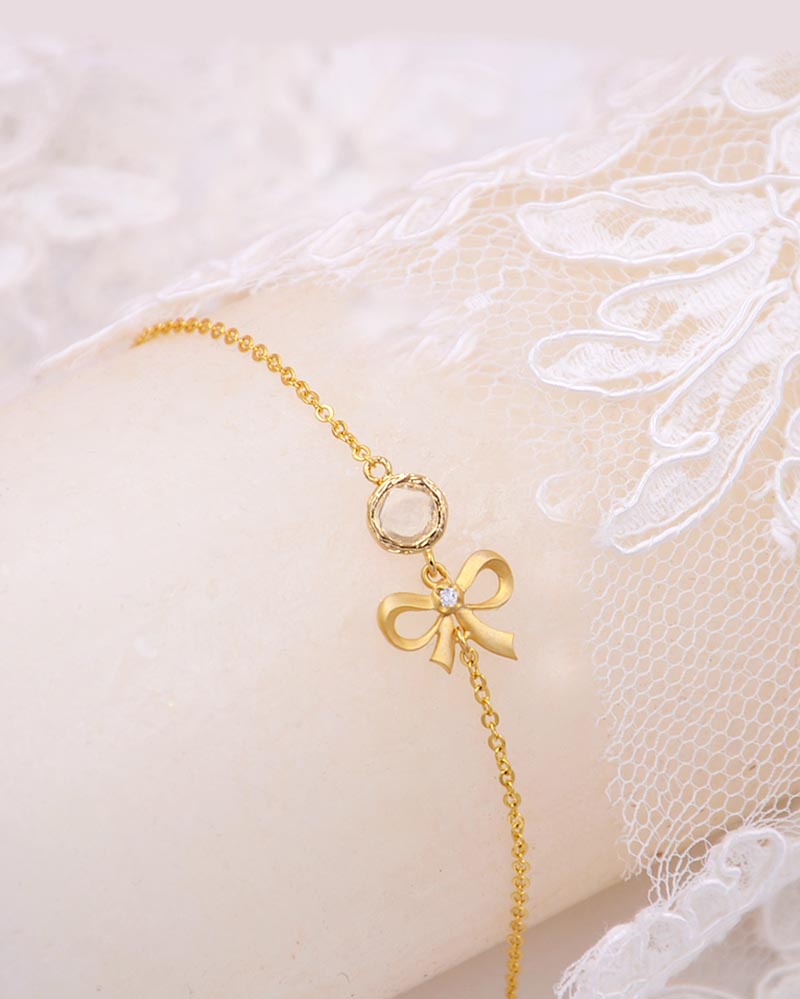 Bracelet de mariée Nella – bijou fin avec cristal facetté suspendu

