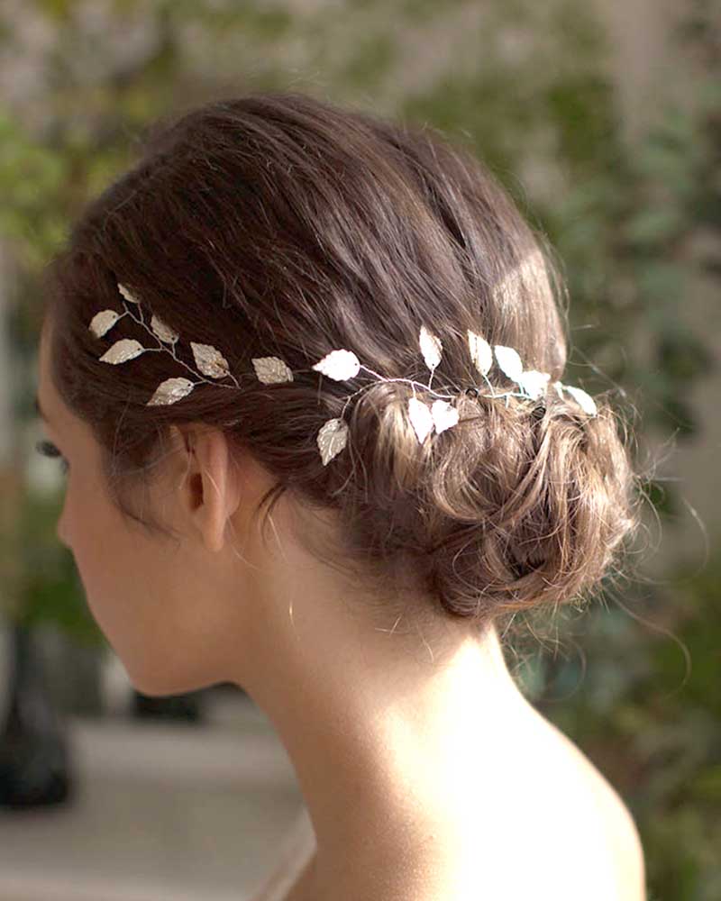 Bijou de tête mariage argenté – modèle Vigna, feuillage et perles, fait main par Atelier Sarah Aime