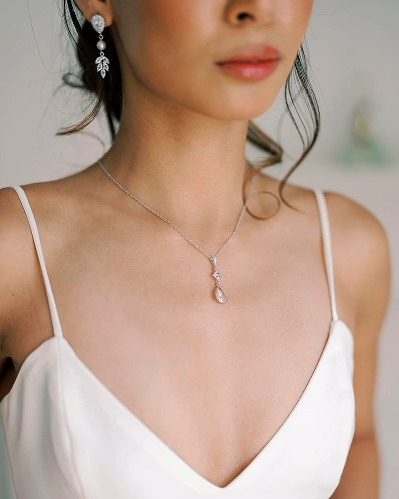 Bijoux mariage goutte - Atelier Sarah Aime. Loubna collier goutte