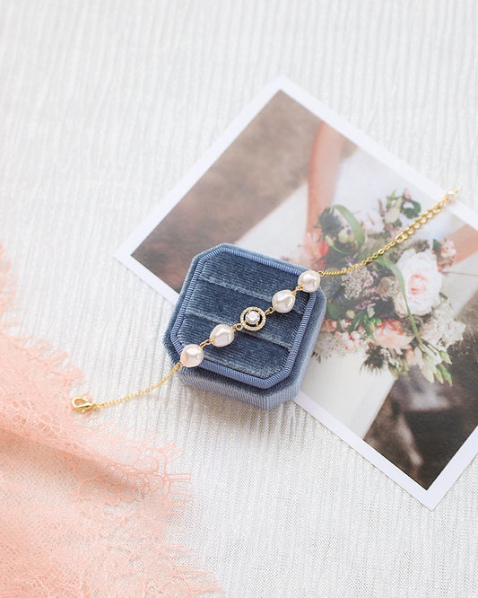 Elise – Bracelet Mariée Perle Nacrée et Strass (Copie)