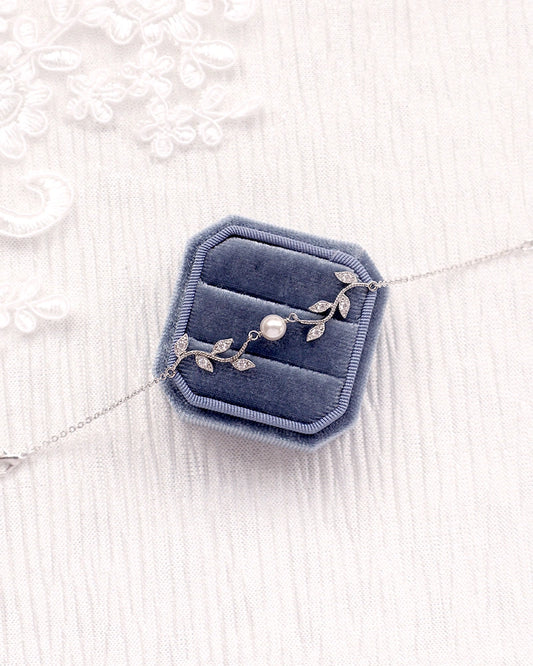 Bracelet de mariée Jalane – perle nacrée Blanche pour poignet mariage raffiné
