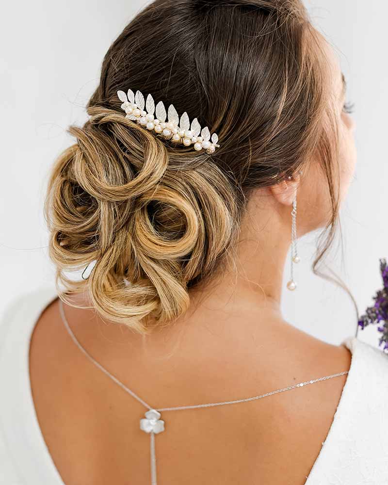 Peigne de mariée perles – modèle Romane, création française Atelier Sarah Aime