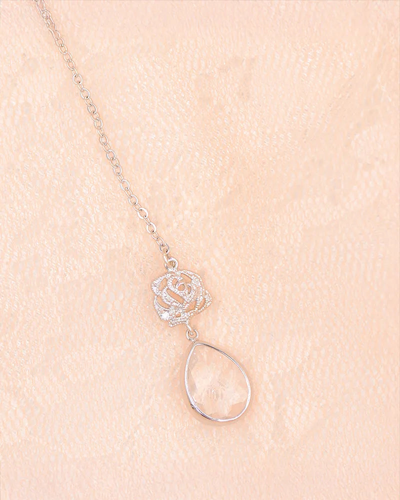 Collier de dos Rosy – bijou fleur et cristaux pour robe dos nu mariée
