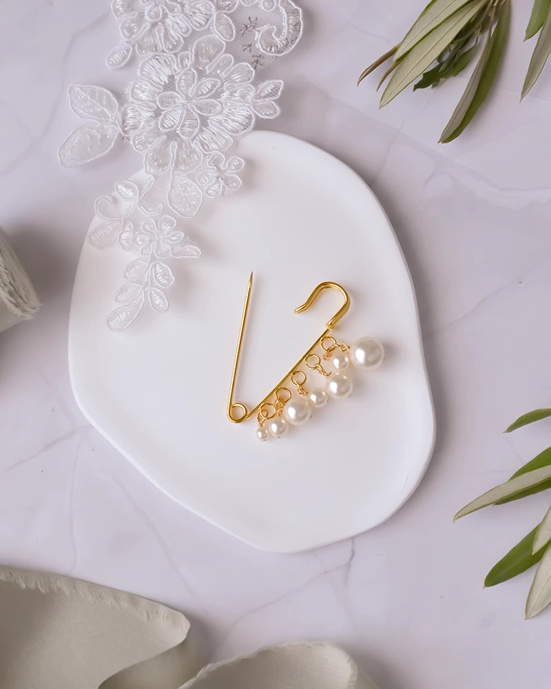 Attache traine mariée perles - Camille - Atelier Sarah Aime