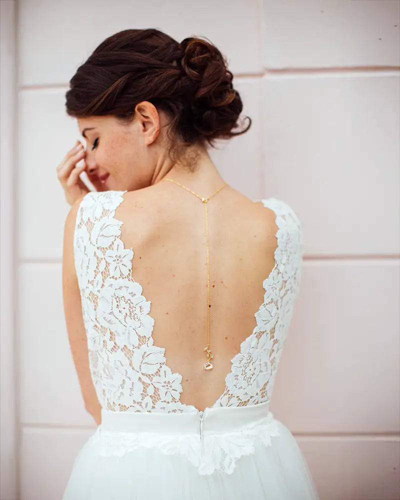 Bijou de dos Bétina – Bijou fleur mariage - Atelier Sarah Aime
