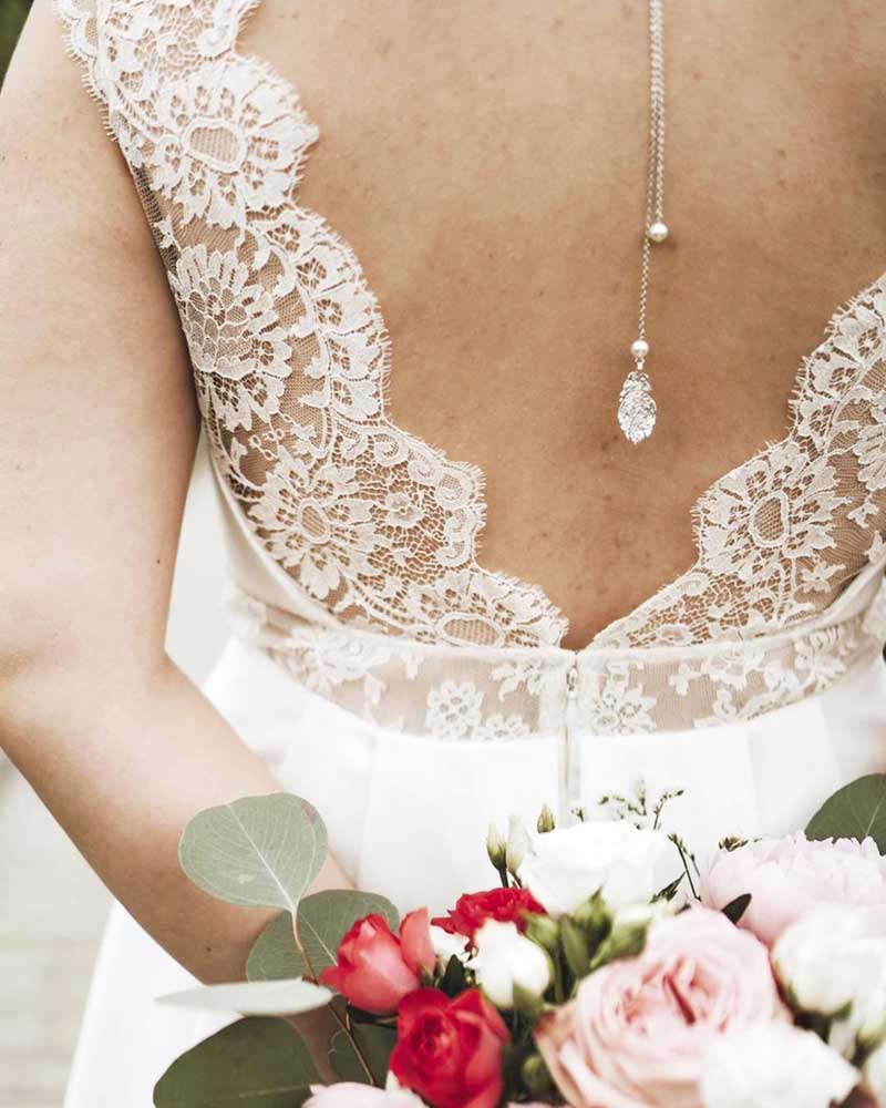 Bijou de dos Clyde – perle et cristal pour robe de mariée

