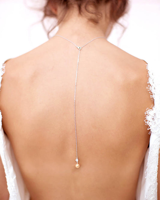 Collier de dos Manohe – bijou perles et cristaux pour robe dos nu mariée

