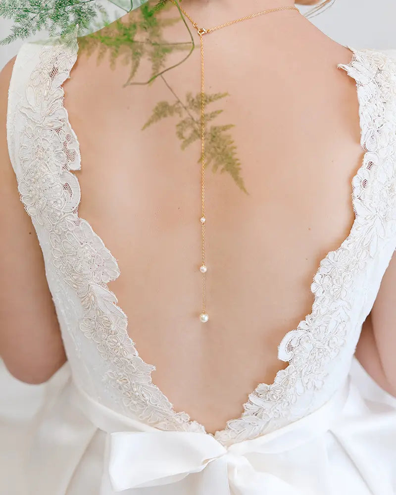 Bijou de dos pour collier de mariée – modèle Sophia, création française Atelier Sarah Aime
