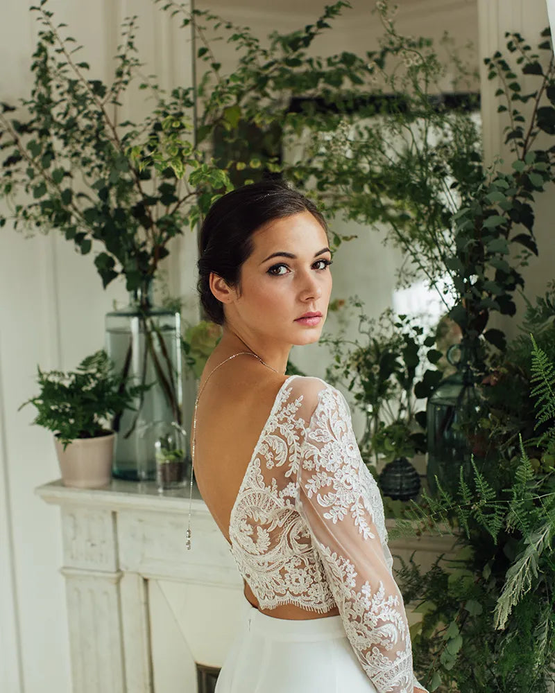 Bijou de dos Betane – strass lumineux pour robe dos nu

