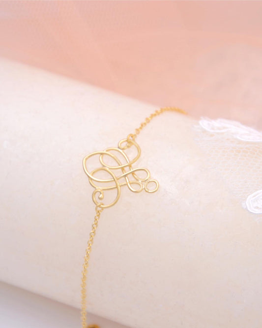 Bracelet de mariée Nila – bijou fin avec cristal suspendu pour mariage élégant
