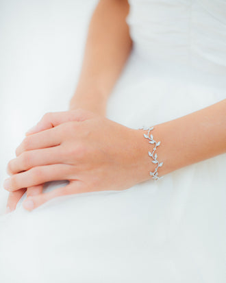Bracelet de mariée Betina – design fin et discret pour mariage élégant

