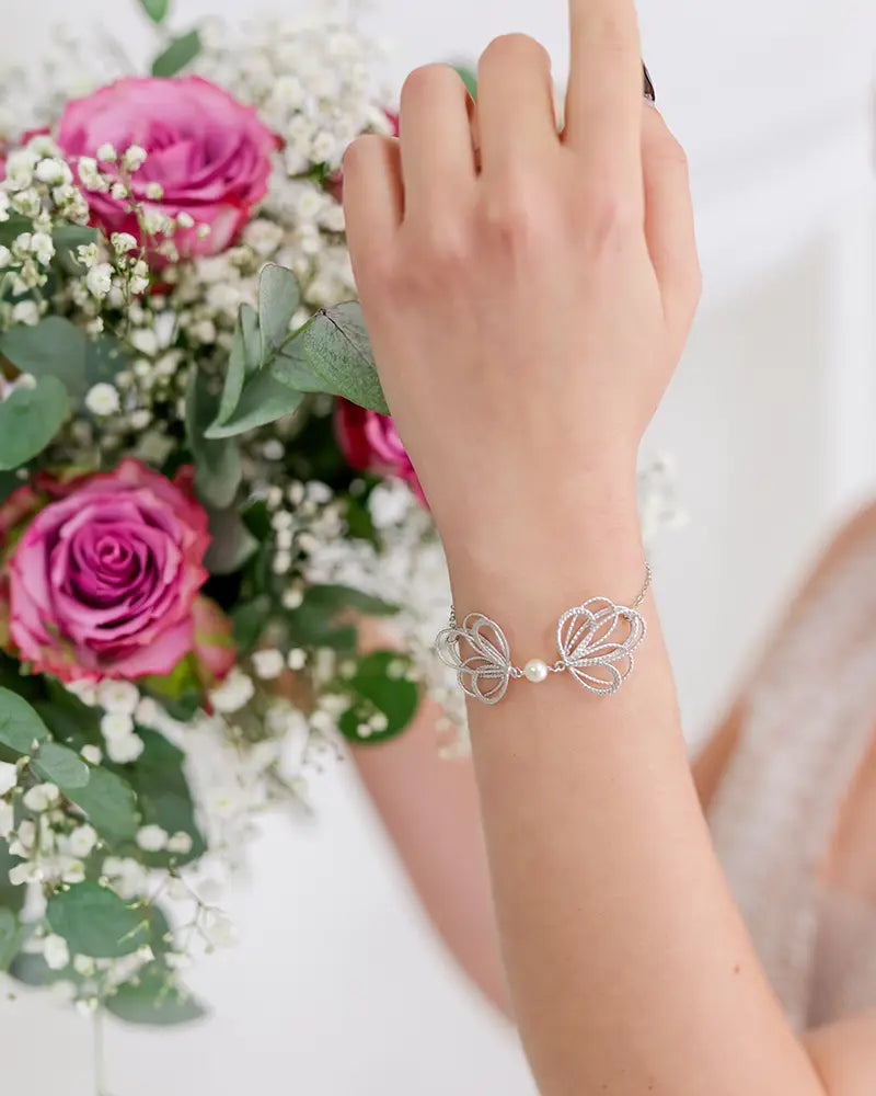 Bracelet de mariée Palerme – perles nacrées ivoire sur chaîne fine
