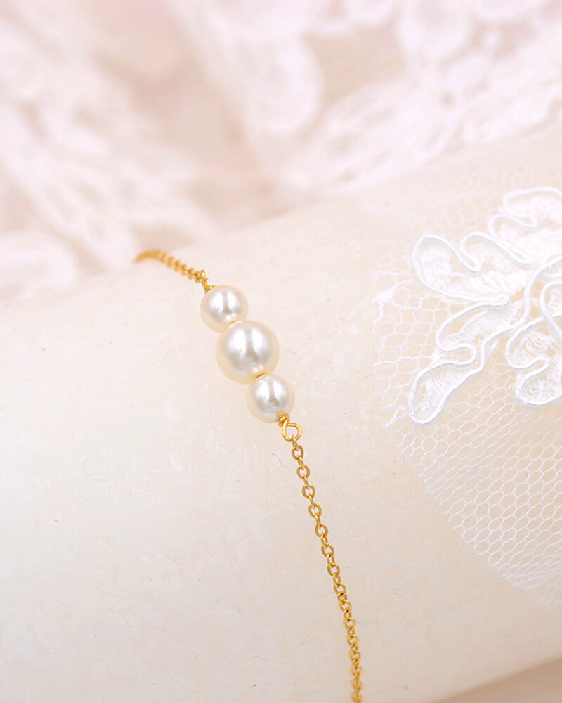 Bracelet de mariée Camillia – perles nacrées ivoire pour poignet élégant