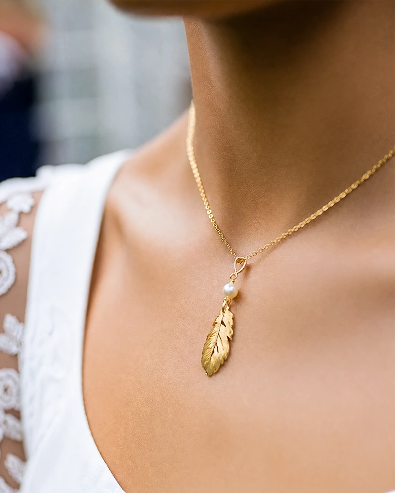 Collier de  Mariée perle et  Plume - Clyde -Atelier Sarah Aime