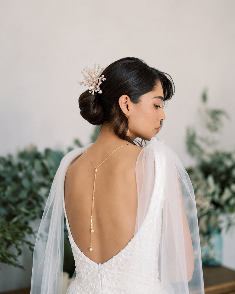 Collier de dos mariée détail Camille - Bijoux mariage 