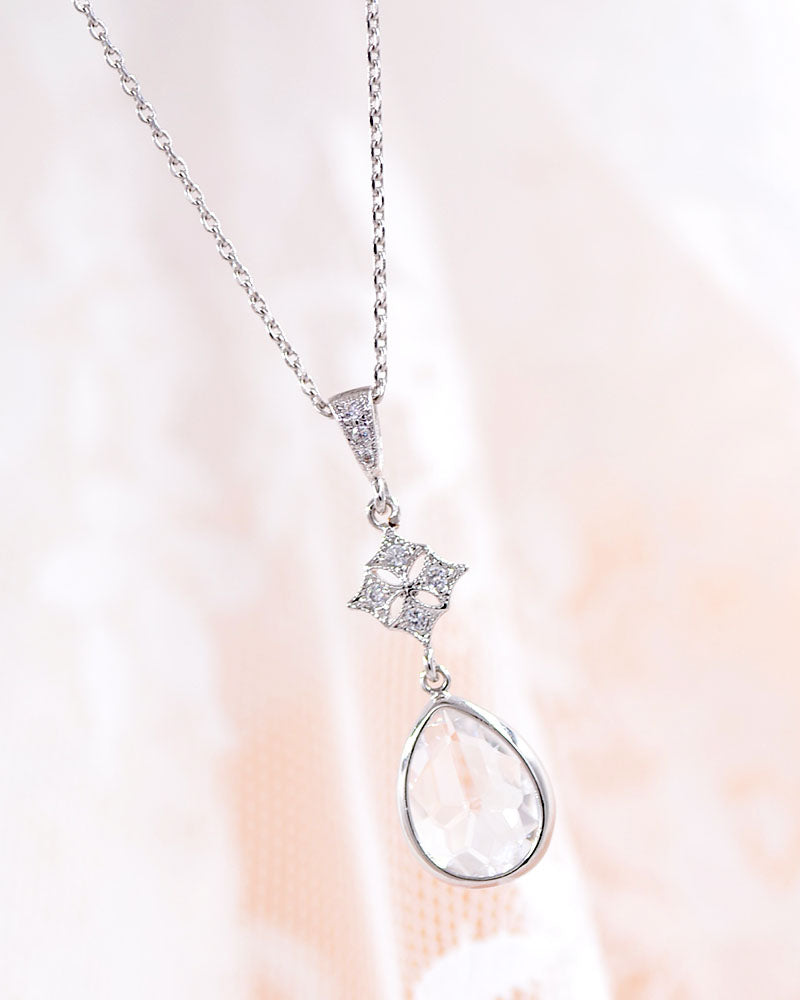 Bijoux mariage goutte - Atelier Sarah Aime . Loubna collier goutte