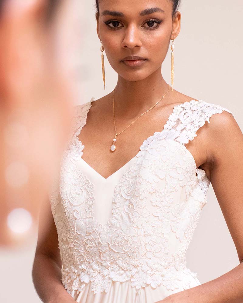 Collier mariée perle blanche et goutte opale