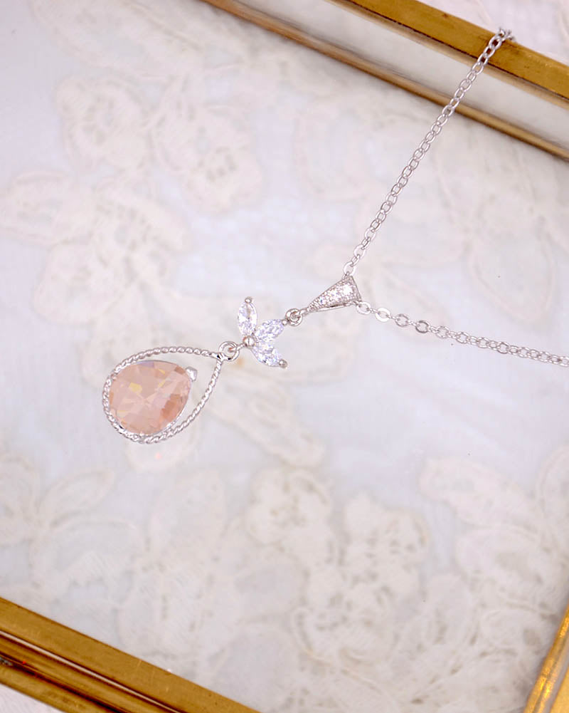 Collier Catnys  pêche argenté  papillon 