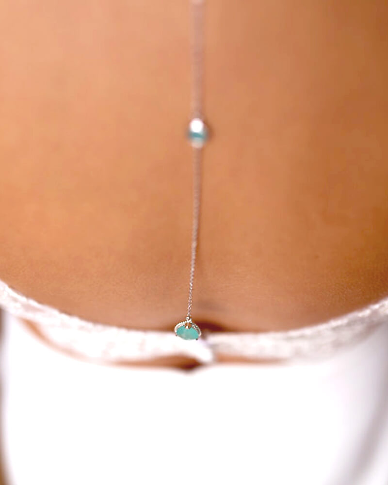 Bijou de dos Charlotte – pendentif cristal discret pour robe dos nu mariée

