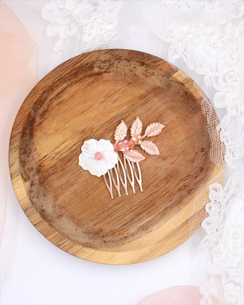 Peigne de mariée rose gold – modèle Inoé, création française Atelier Sarah Aime