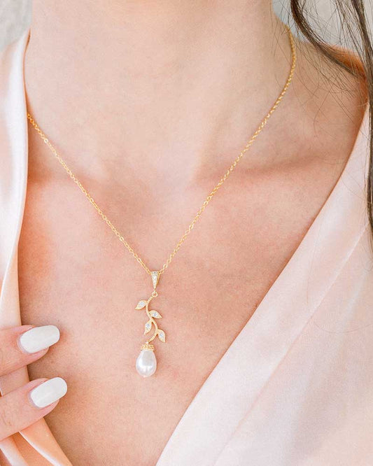 Collier de mariée Jalane – création française Atelier Sarah Aime

