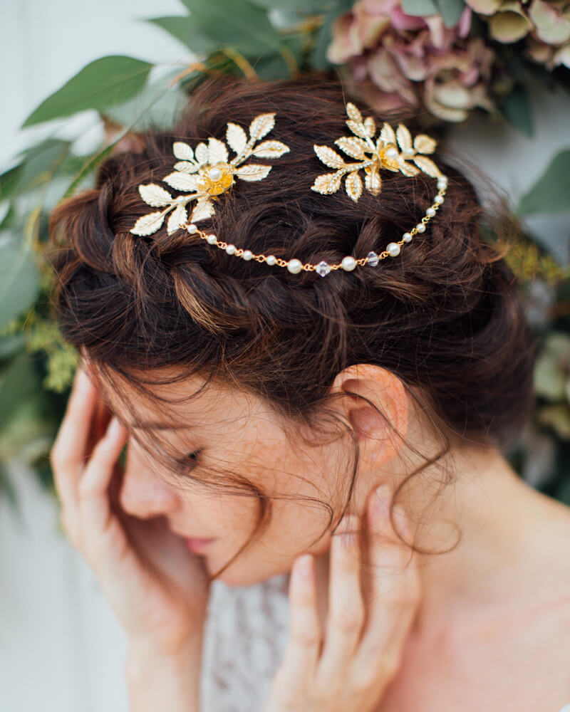 Peigne de mariée – modèle Ediane, perles et feuillage, création artisanale Atelier Sarah Aime

