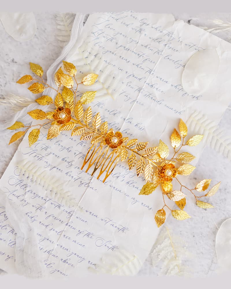 Peigne de mariée – modèle Maya, perles et fleurs, création artisanale  doré 