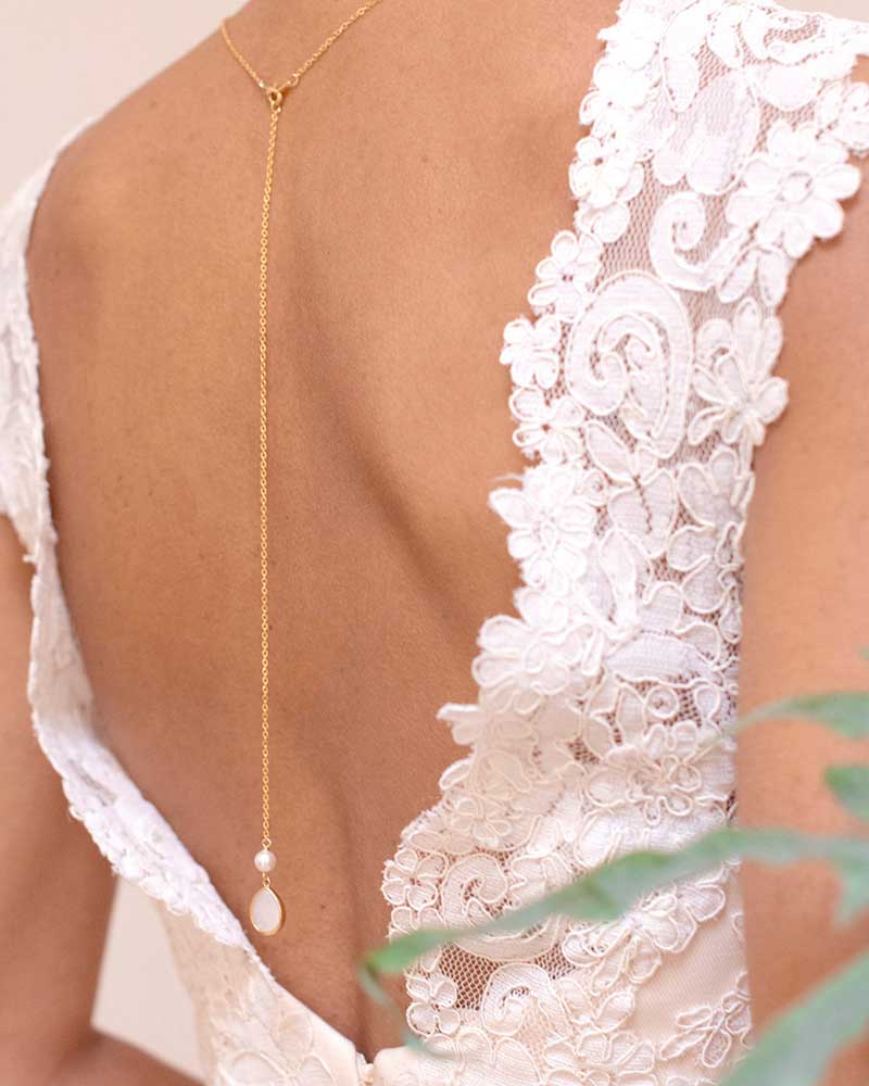 Bijou de dos Genny en cristal – création française Atelier Sarah Aime
